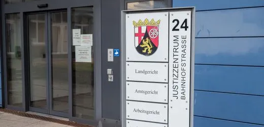 Kaiserslautern: 19-Jähriger tötet Mutter seiner Exfreundin – Jetzt muss er neun Jahre in Haft