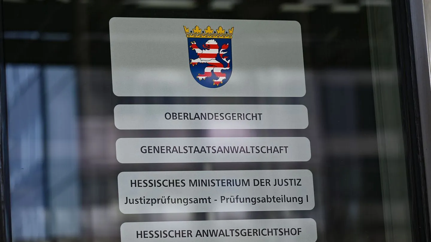 Unter Vorwand ins Café gelockt: Drei mutmaßliche Russland-Spione in Frankfurt vor Gericht