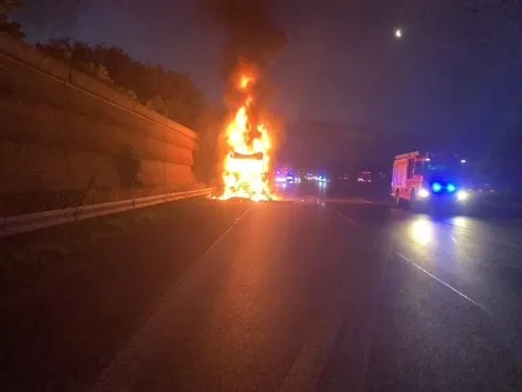 FW-GE: Brennt LKW auf der A2 Fahrtrichtung Oberhausen/Anschlussstelle Gladbeck