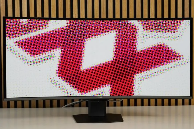 MSI MPG 341CQRDE QD-OLED X36 im Test: Mit RGB-Stripe, AI-Sensor und HDR-Anpassung