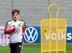 Bayern-Überflieger vor DFB-Debüt: Lennart Karl nimmt nun Nachhilfe bei Bundestrainer Nagelsmann