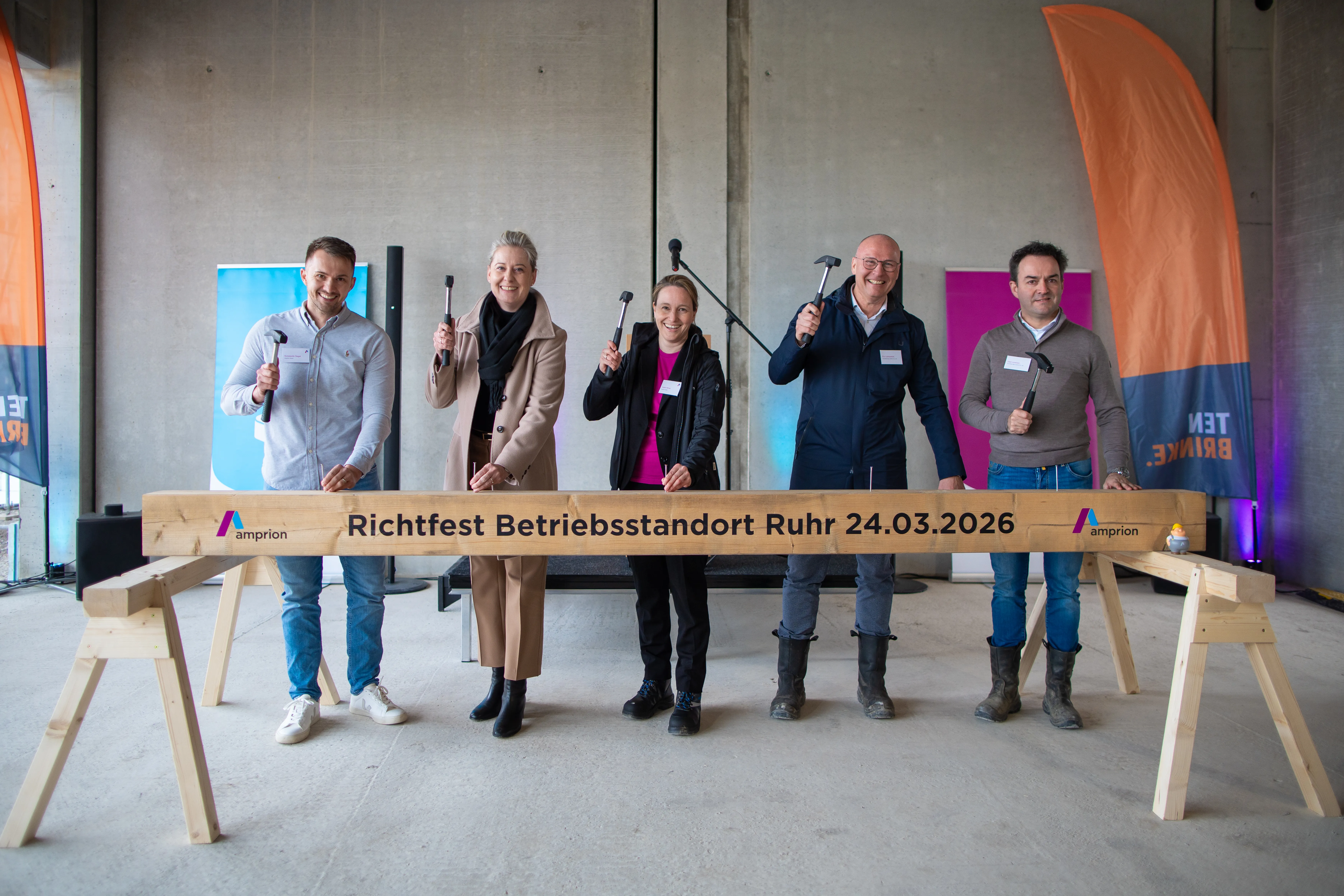 Neuer Amprion-Standort stärkt Energie- und Wirtschaftsstandort Gelsenkirchen - Unternehmen und Stadtspitze feiern Richtfest des Rohbaus