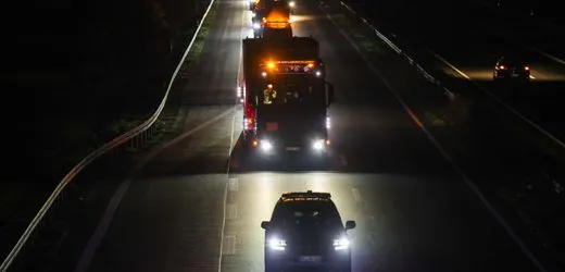 Castor-Transport durch Nordrhein-Westfalen gestartet - Massive Proteste und Großeinsatz der Polizei