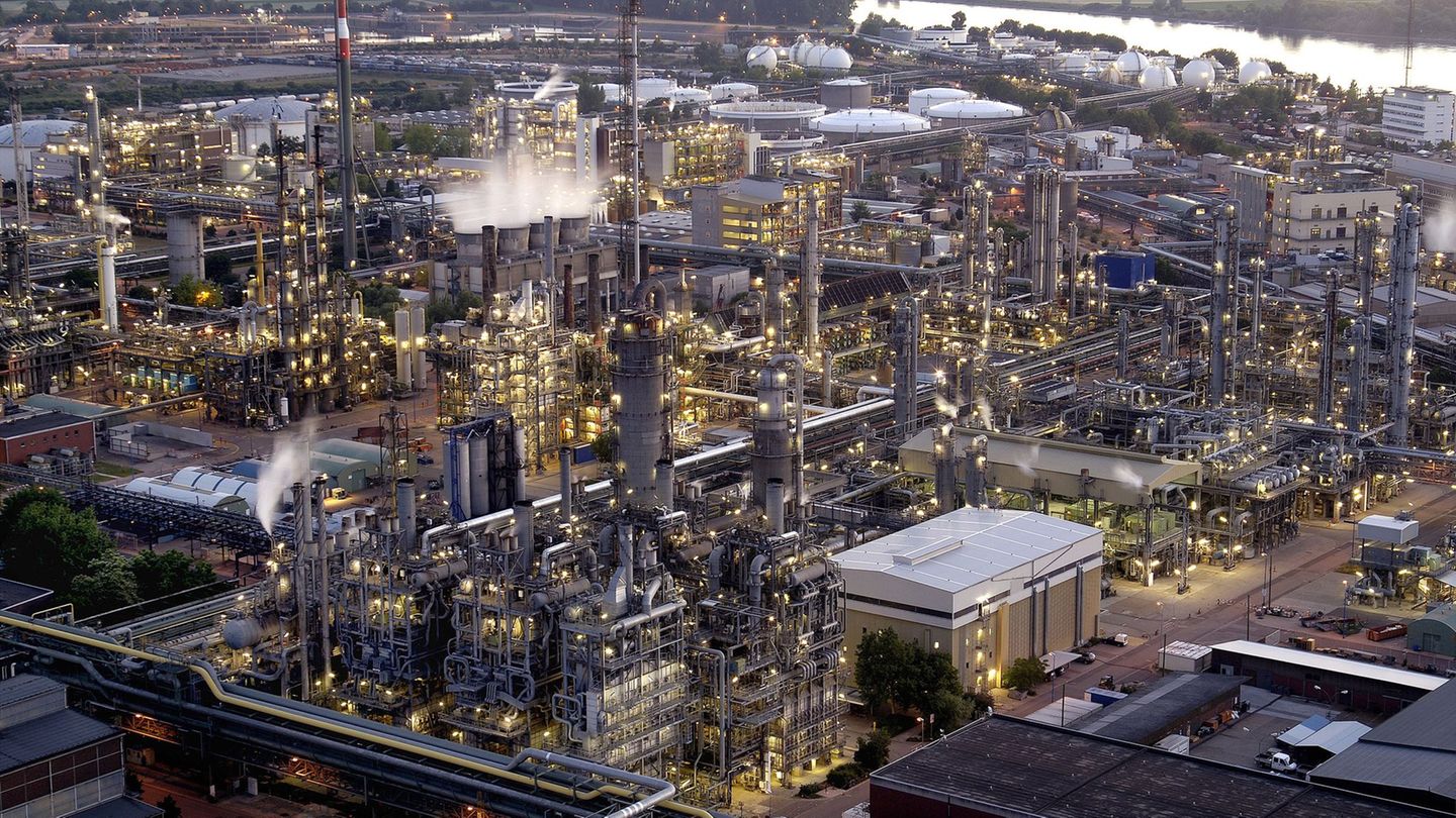 Chemieindustrie: BASF enttäuscht mit starkem Rückgang beim operativen Gewinn