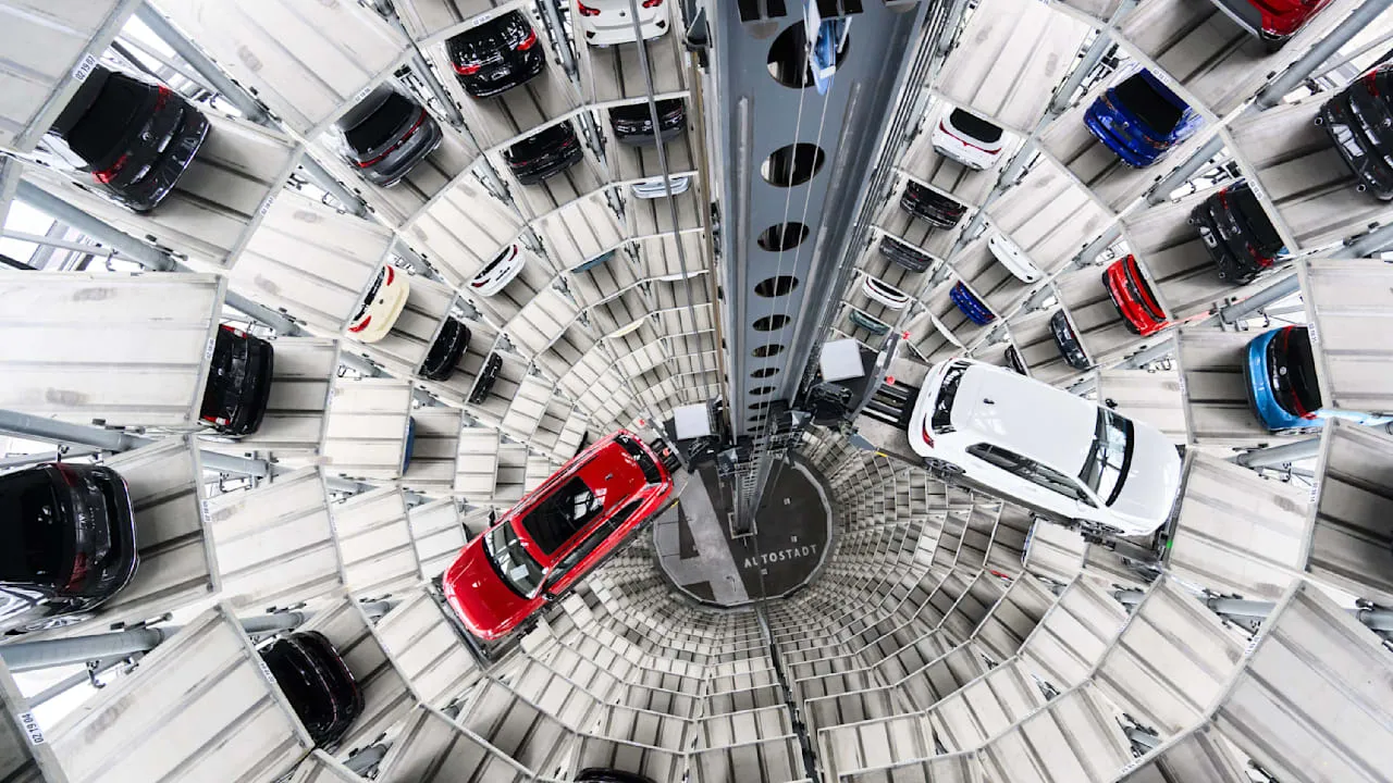 Während China den Markt überschwemmt - Auto-Export bricht dramatisch ein