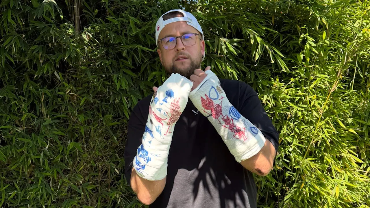 „Hätte viel schlimmer ausgehen können“ - YouTube-Star muss nach Crash operiert werden