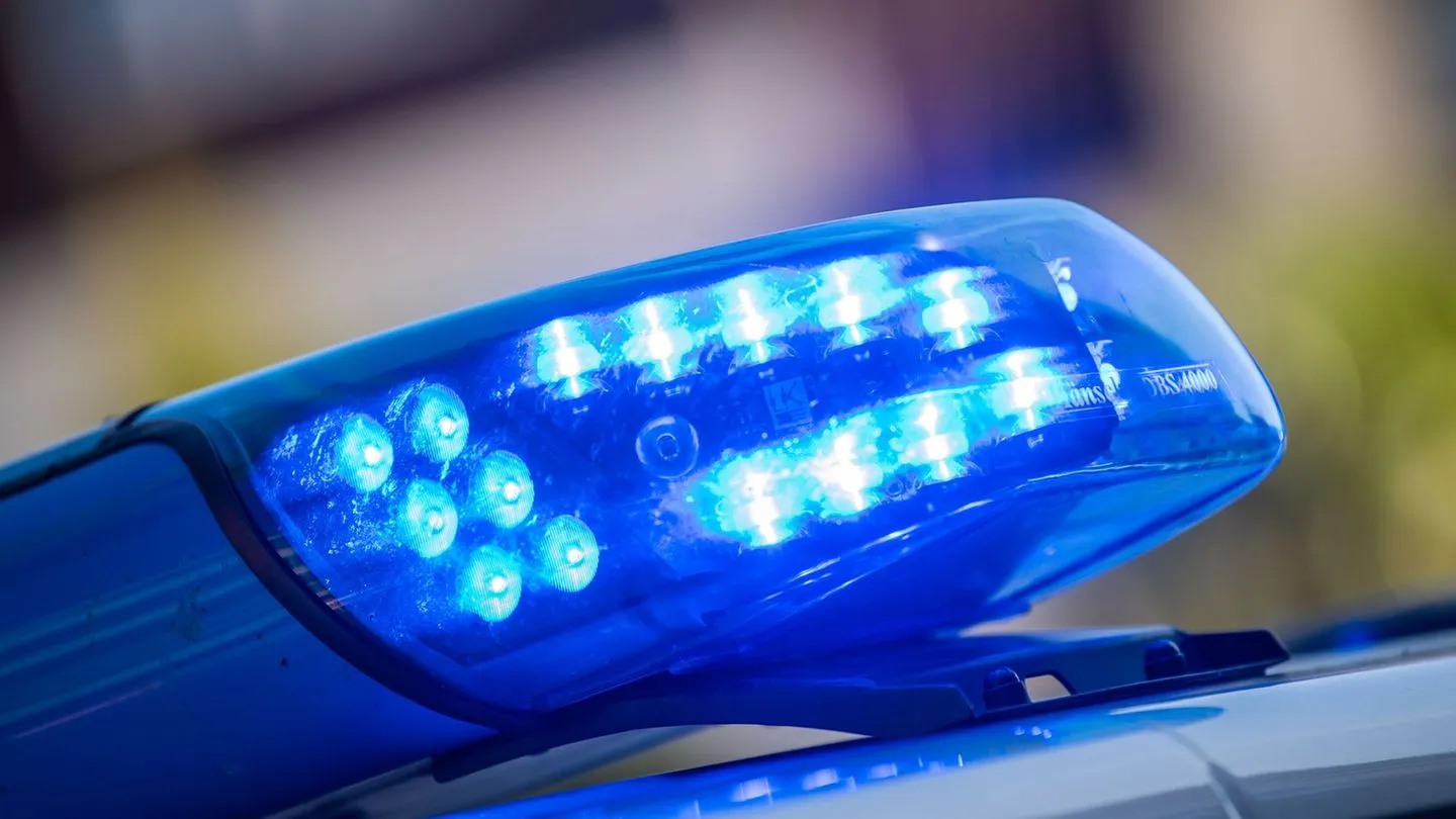 Unfallflucht: Elfjährige auf Überweg angefahren und zurückgelassen